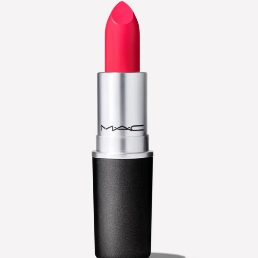 MAC Relentlessly Red 706 Retro Matte Lipstick